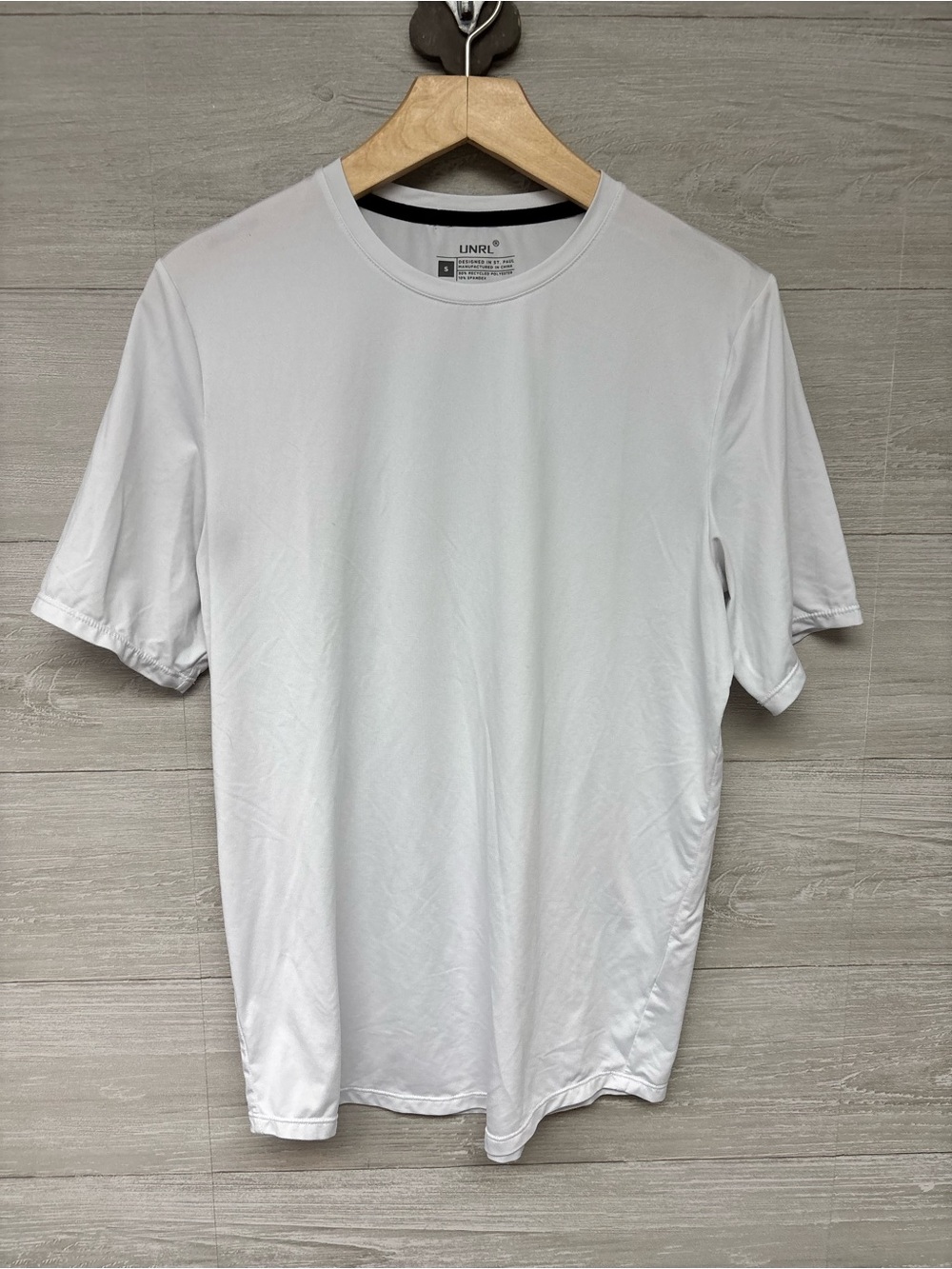 * | UNRL | mens shirt. Size S.